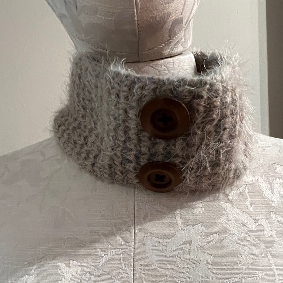 NWT Simply Noelle Soft Fuzzy Ear Warmer Headband/Collar - Picture 4 of 4